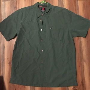 QUICKSILVER buttondown shirt sleeve collared shirt